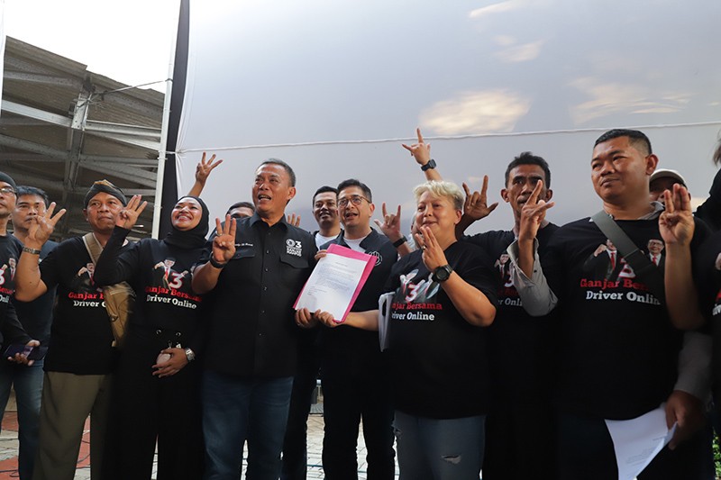 1.000 Driver Ojek Online Dukung Ganjar-Mahfud - Bagian 2