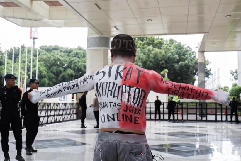 Suasana JCC Senayan Jelang Debat Cawapres, Pendukung Berdatangan - Bagian 4