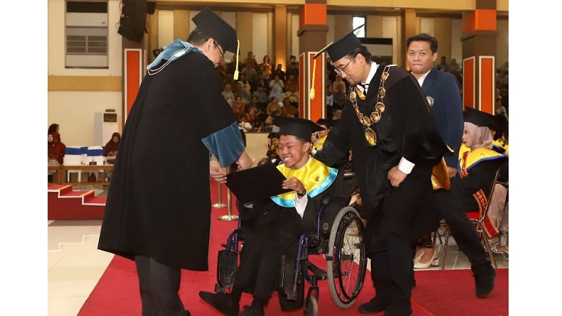 2 Difabel Lulus Meyakinkan di UB, Salah Satu Diterima Bekerja di Perusahaan Luar Negeri