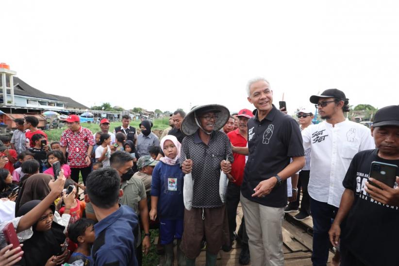 Ganjar Pranowo Temui Nelayan di Tempat Pelelangan Ikan Tawang Kendal - Bagian 2