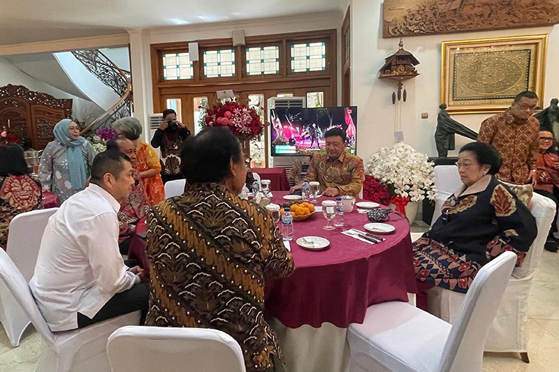 Rayakan Ultah ke-77 Megawati, HT Makan Bareng di Meja Bundar - Bagian 1