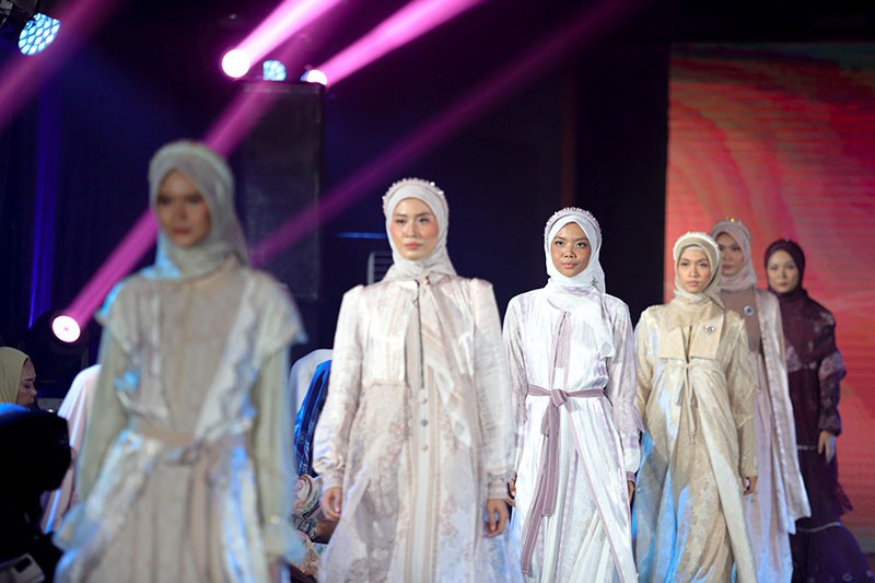 JFT 2024 Tampilkan Ragam Koleksi dari 51 Fesyen Desainer - Bagian 2