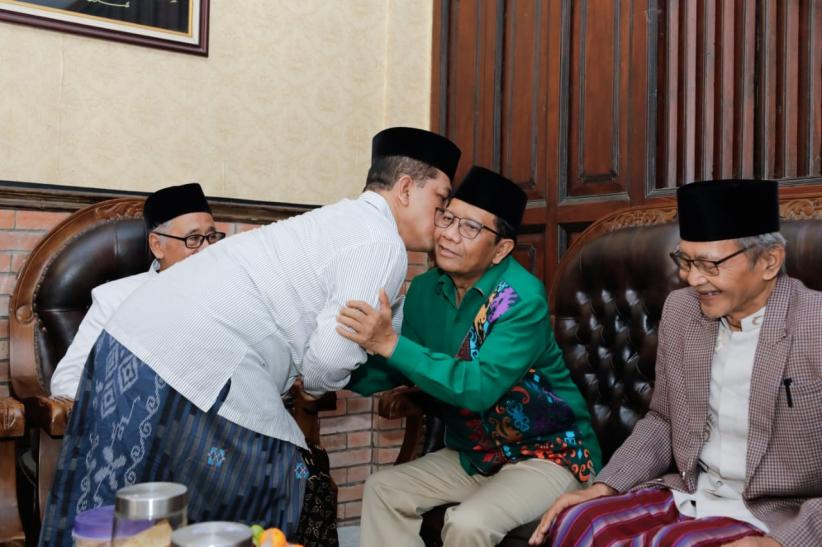 Dialog Kebangsaan di DIY, Mahfud Sampaikan Indonesia Warisan Ulama yang Harus Dijaga - Bagian 4