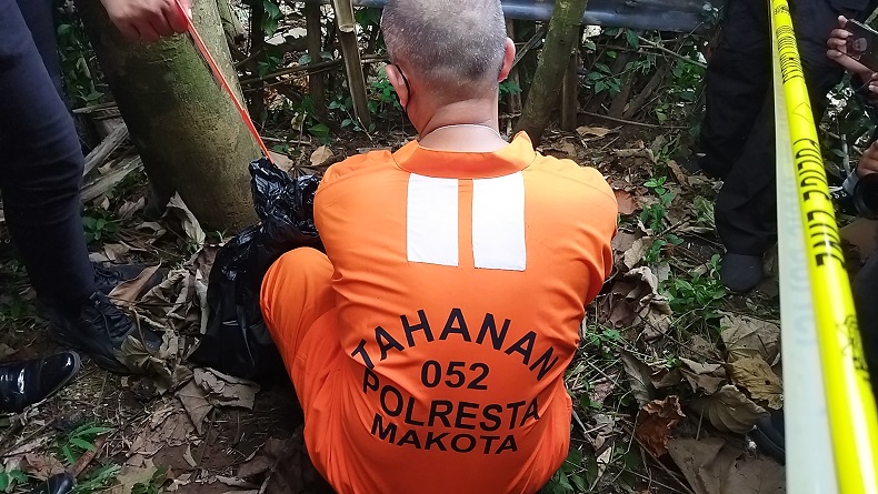 title Tukang Pijat di Malang Terinspirasi Kubur Kucing saat Pendam Kepala Korban Mutilasi Tukang Pijat di Malang Terinspirasi Kubur Kucing saat Pendam Kepala Korban Mutilasi