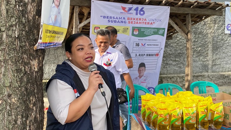 Gelar Bazar Minyak Goreng Murah di Subang, Caleg Perindo Ratih Gunaevy Didoakan Warga Lolos DPR 