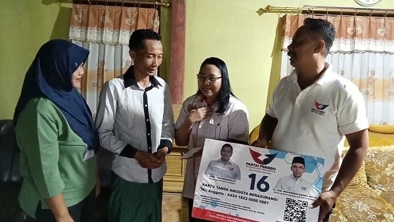 Dapat Klaim Asuransi dari Caleg Jeannie Latumahina, 2 Warga Tulungagung Doakan Partai Perindo