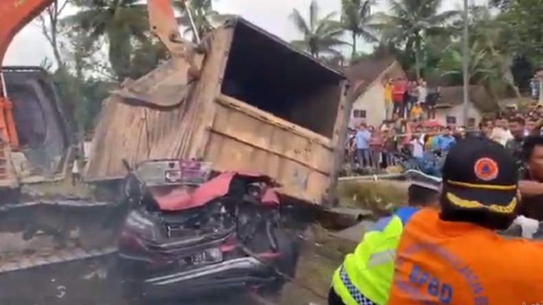 Korban Tewas Kecelakaan di Simalungun Jadi 6 Orang, 5 Guru SMK dan 1 Penumpang Mobil Bak Terbuka