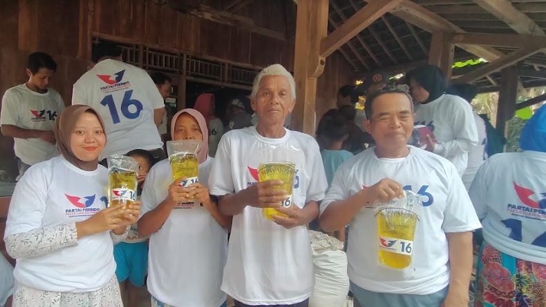 Bazar Minyak Goreng Caleg Perindo, Warga Grobogan: Sangat Membantu