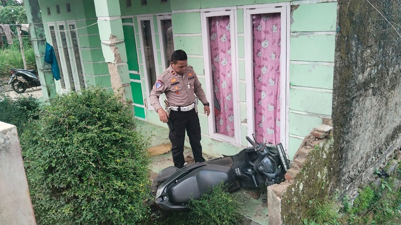 Kecelakaan di Bandung, 2 Pengendara Tewas usai Motor Hantam Rumah