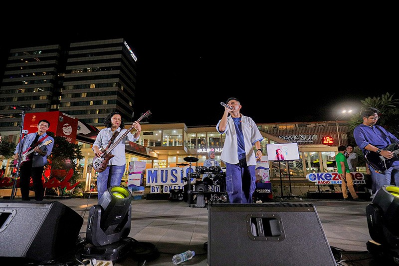 Base Jam Tampil Menghibur Pengunjung Anjungan Sarinah - Bagian 1