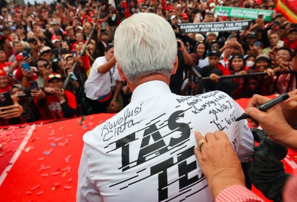 Seniman dan Massa Hajatan Rakyat Kulonprogo Titipkan Indonesia di Pundak Ganjar Pranowo