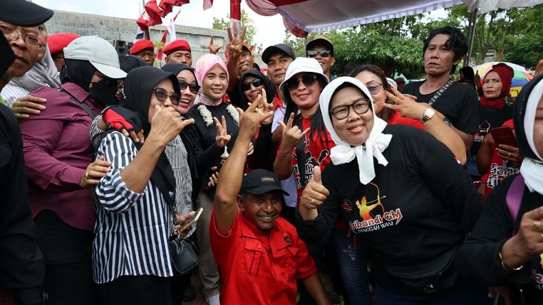 Melawat ke Nganjuk Jatim, Siti Atikoh Sapa Hangat Simpatisan dan Relawan Ganjar-Mahfud
