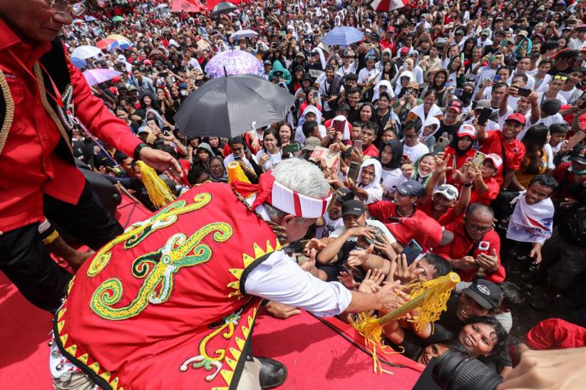 Ganjar Pranowo Janji Perjuangkan Kesejahteraan Petani Sawit dan Karet - Bagian 4