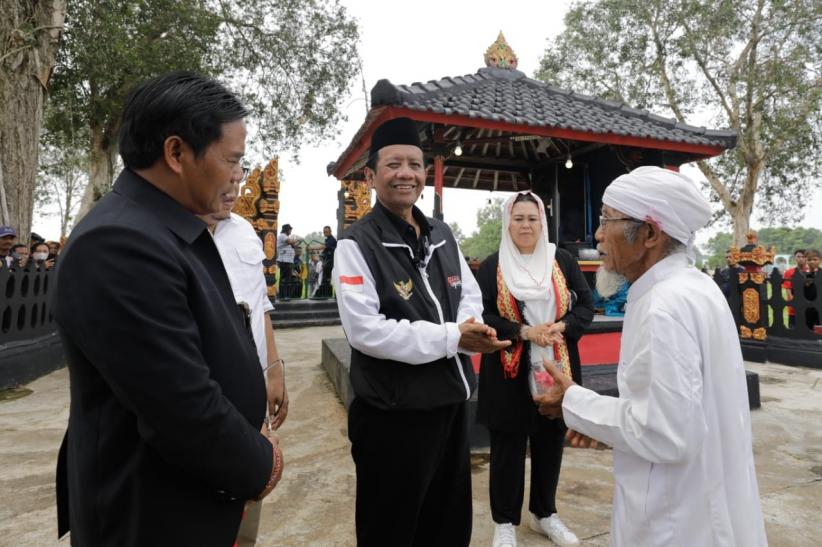 Momen Mahfud MD Mundur sebagai Menko Polhukam, Besok Bertemu Jokowi - Bagian 2