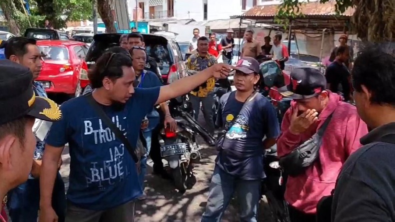 Kronologi Warga Gunungkidul Dianiaya Aparat saat Kunjungan Jokowi, Diawali Bentangkan Spanduk Ini