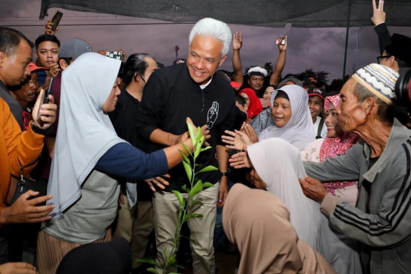 Ganjar Sat Set Sambangi Petani Pembibitan di Purworejo, Langsung Disambut Ribuan Warga - Bagian 3