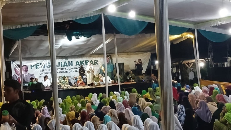 title Pengajian Akbar di Lampung, Yenny Wahid Lantunkan Salawat Riyadloh & Tirakat untuk Kemenangan Ganjar-Mahfud Pengajian Akbar di Lampung, Yenny Wahid Lantunkan Salawat Riyadloh & Tirakat untuk Kemenangan Ganjar-Mahfud