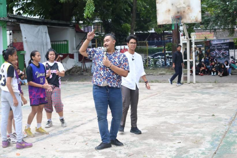 Alam Ganjar Nongkrong Bareng Pelaku UMKM hingga Main Basket dengan Anak Muda di Tangerang - Bagian 5