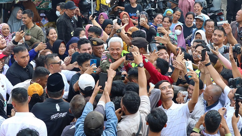 Ganjar Blusukan ke Pasar Palembang, Komitmen Perjuangkan Harga Pangan Murah dan Lapangan Kerja