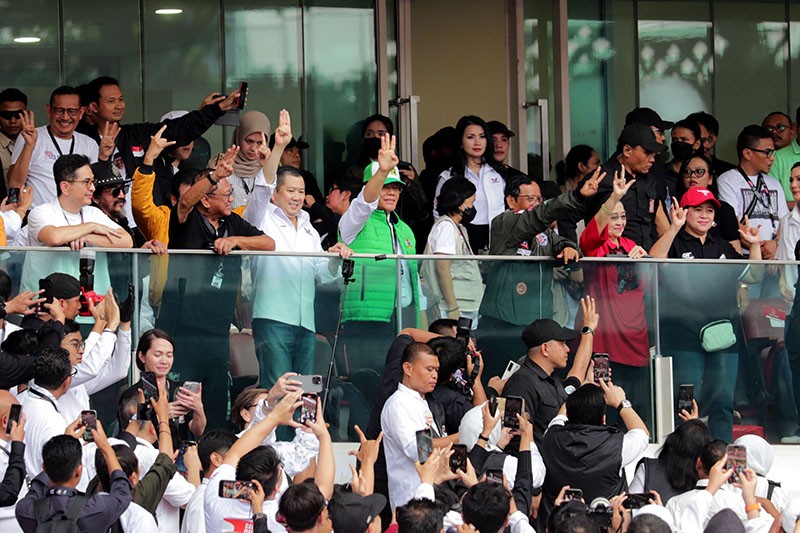 Momen HT bersama Ketum Parpol Pendukung Ganjar-Mahfud Salam 3 Jari - Bagian 1