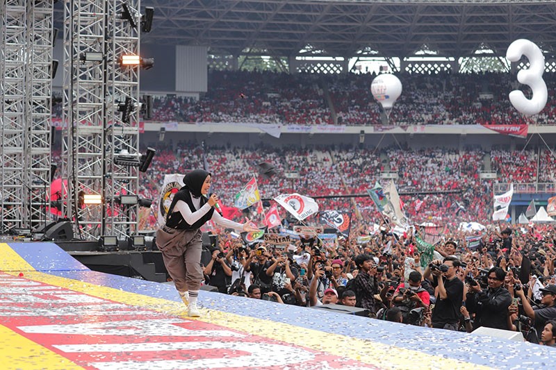 Slank dan Kotak Bakar Semangat Ratusan Ribu Pendukung Ganjar-Mahfud - Bagian 4