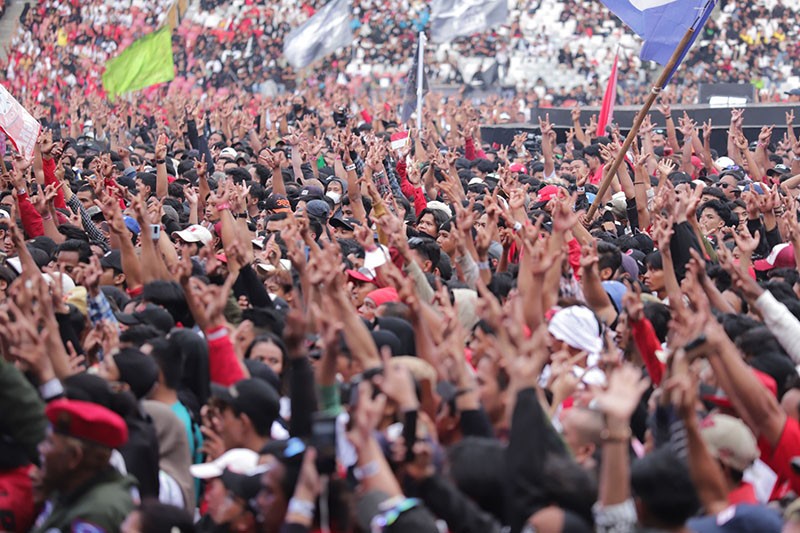 Slank dan Kotak Bakar Semangat Ratusan Ribu Pendukung Ganjar-Mahfud - Bagian 3