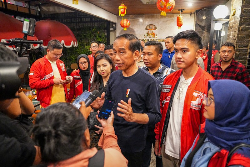 Presiden Jokowi Malam Mingguan Bareng Kader PSI - Bagian 5