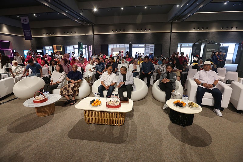 Menkes Kunjungi Pameran Karya Seni Penyintas Kanker yang Digelar MSD Indonesia dan YKI - Bagian 6