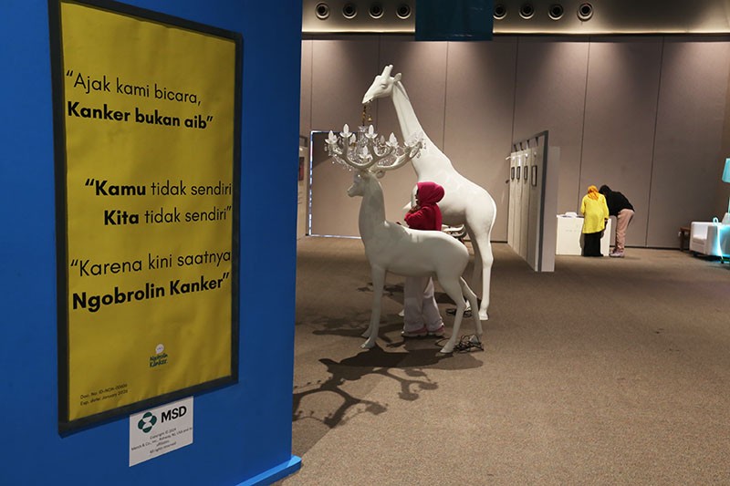 Menkes Kunjungi Pameran Karya Seni Penyintas Kanker yang Digelar MSD Indonesia dan YKI - Bagian 5