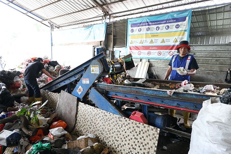 Berhasil Kelola Sampah 60 Ton per Hari, Pemuda Bekasi Ditantang Ganjar Bereskan Bantargebang - Bagian 6