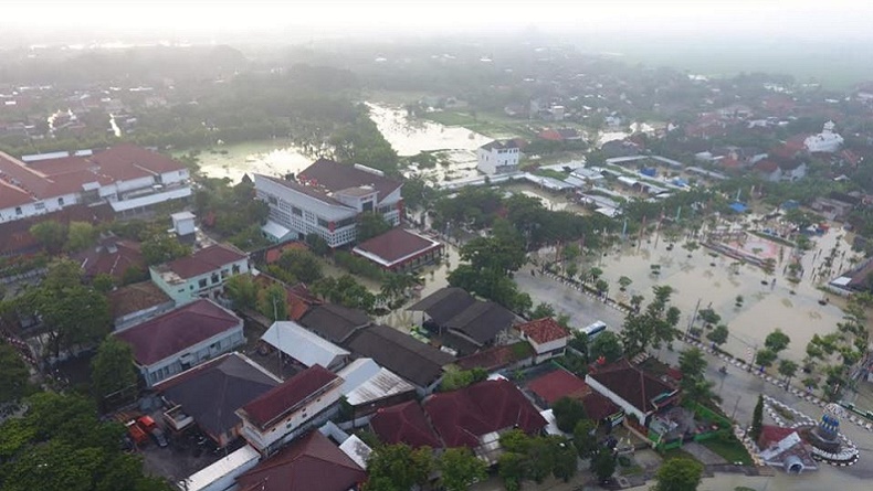 title Banjir Grobogan, 9 Kecamatan Terendam Air Luapan Sungai Lusi dan Tuntang Banjir Grobogan, 9 Kecamatan Terendam Air Luapan Sungai Lusi dan Tuntang