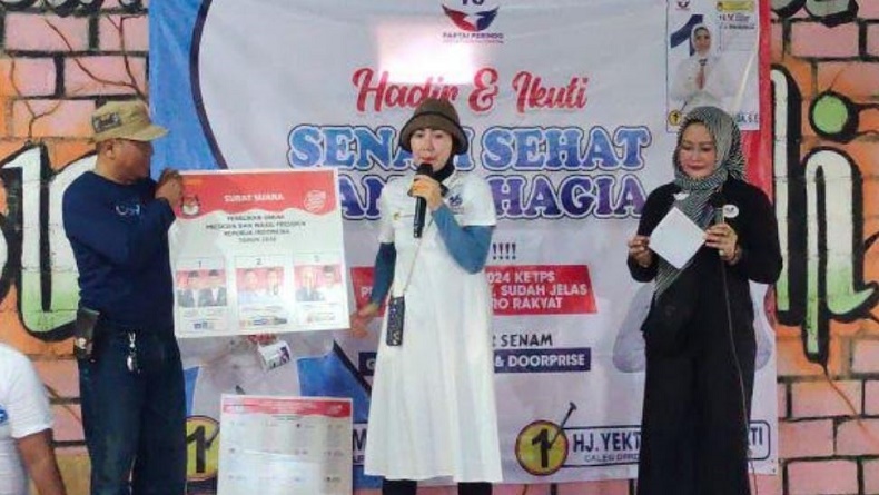 Petani di Kediri Curhat ke Caleg Perindo Venna Melinda, Mengeluh Susah Dapat Pupuk Subsidi