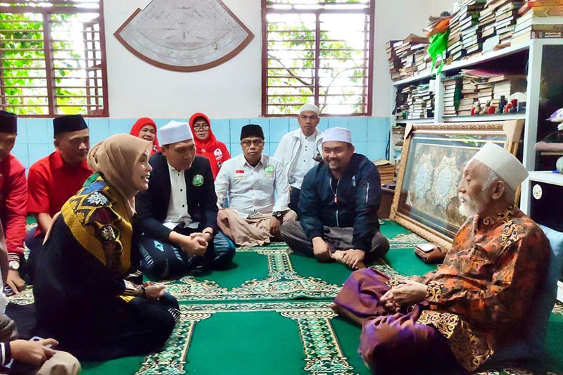 Siti Atikoh Keliling Banten, Bertemu Abuya Muhtadi hingga Hadiri Istigasah - Bagian 1