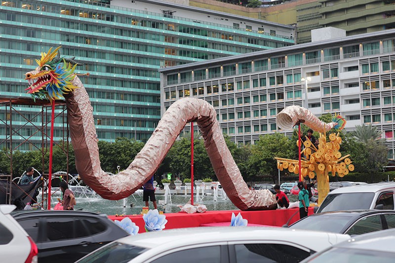 Penampakan Naga Raksasa di Bundaran HI - Bagian 2
