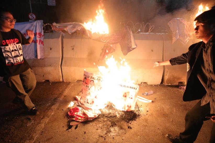 Mahasiswa Bergerak Tuntut Pemakzulan Presiden Jokowi - Bagian 4