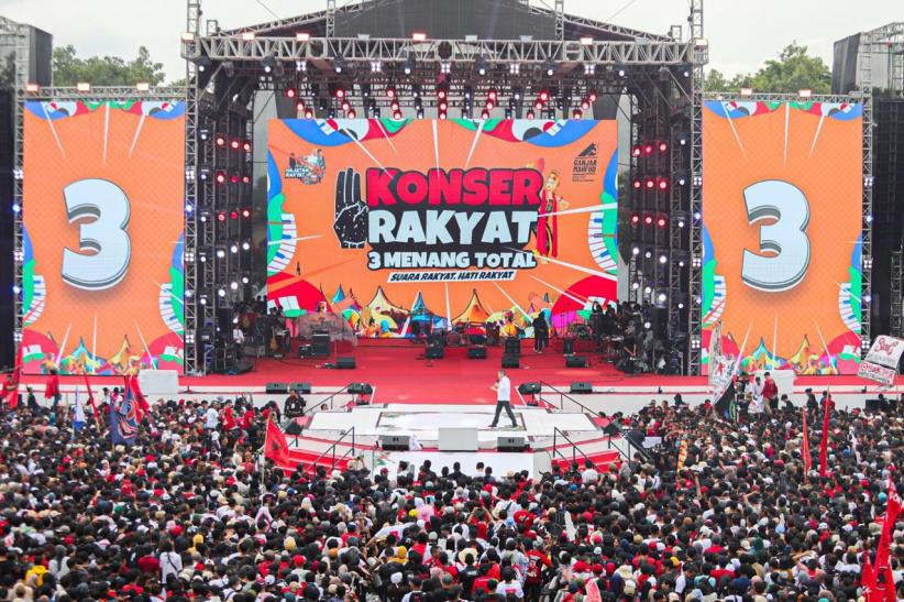 Totalitas Kampanyekan Ganjar-Mahfud, HT Hadiri Hajatan Rakyat di Banyuwangi - Bagian 1