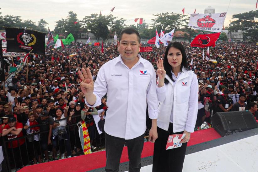 Totalitas Kampanyekan Ganjar-Mahfud, HT Hadiri Hajatan Rakyat di Banyuwangi - Bagian 5