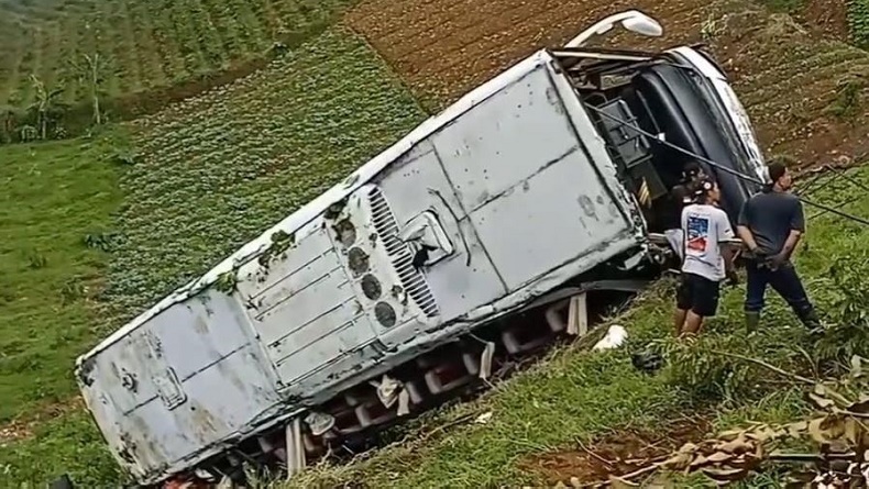 Kecelakaan Hari Ini di Cianjur, Bus Pariwisata Masuk Jurang di Ciloto Puncak
