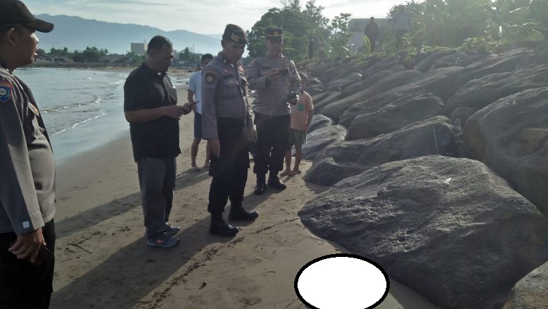 Geger, Mayat Bayi Ditemukan di Pantai Belakang Kampus Bung Hatta Padang