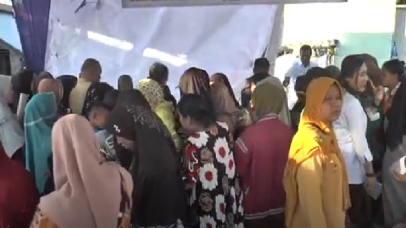 1.000 Paket Minyak Goreng Ludes Diserbu Warga saat Bazar Murah Partai Perindo di Deliserdang