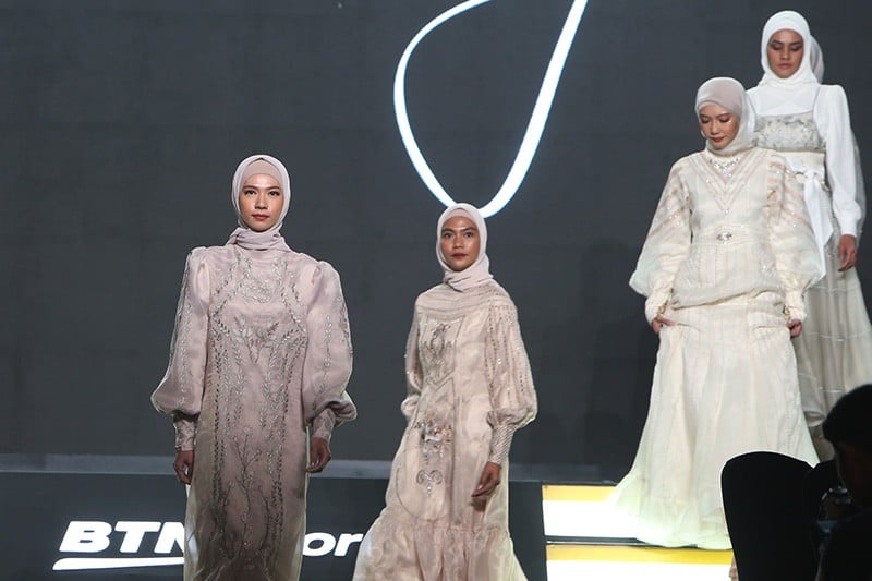 BTN Prioritas Satukan Dunia Fashion Kelas Atas - Bagian 3