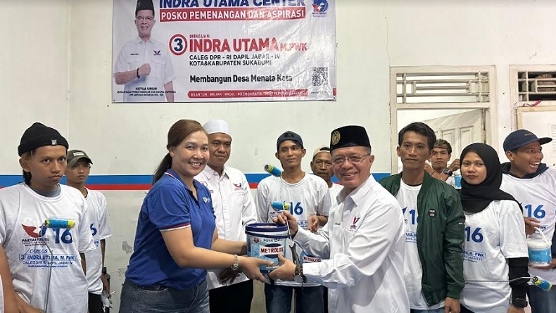 Caleg Perindo Bagikan Cat Gratis untuk Warga Sukabumi Korban Kebakaran dan Fasosfasum