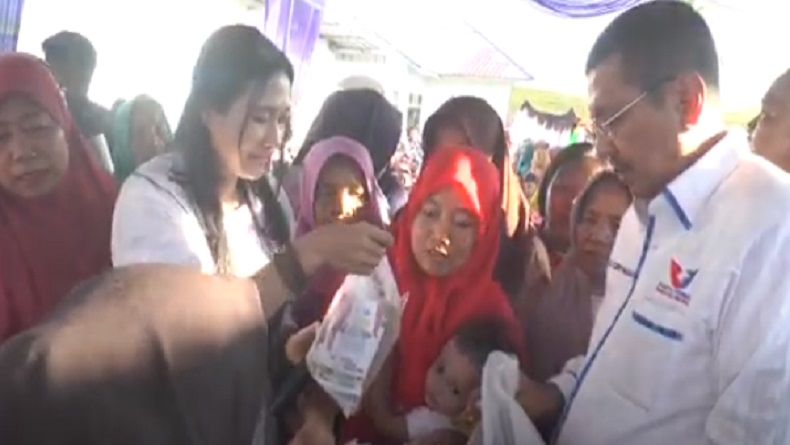 Serap Aspirasi Warga Deliserdang, Caleg Partai Perindo Gelar Bazar Murah Minyak Goreng