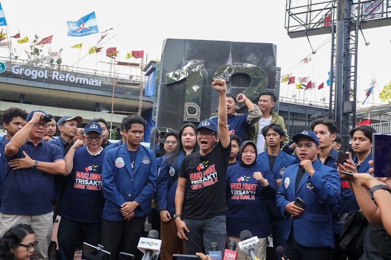 Aksi Sivitas Akademika Trisakti Melawan Tirani Selamatkan Demokrasi - Bagian 1