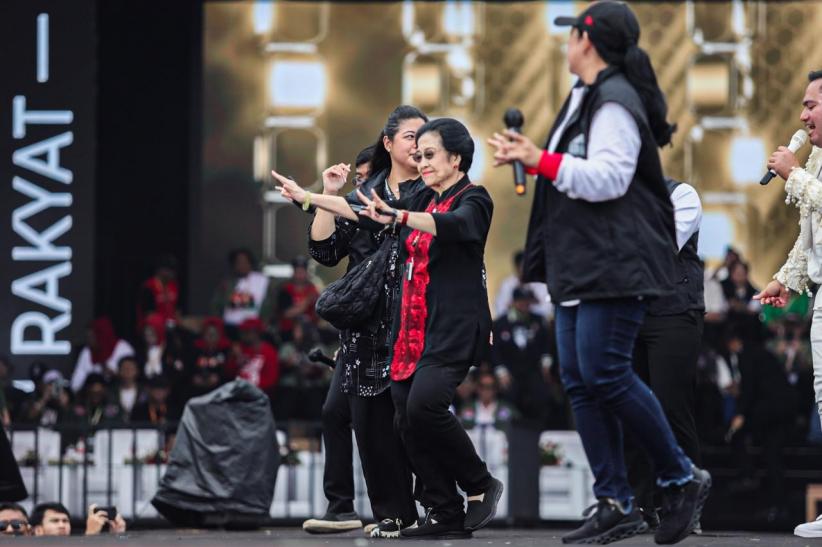 Momen Megawati dan King Nassar Mendadak Duet di Hajatan Rakyat Semarang - Bagian 3