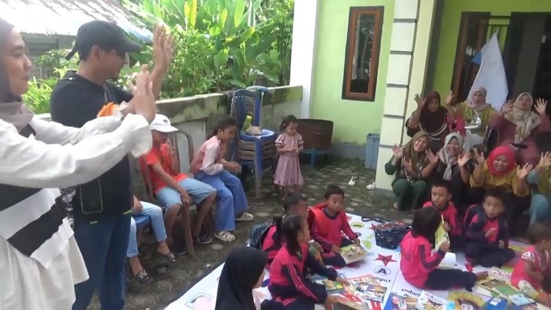 title Perpustakaan Desa di Bengkulu Selatan Dapat Donasi Buku, Kades: Terima Kasih MNC Peduli Perpustakaan Desa di Bengkulu Selatan Dapat Donasi Buku, Kades: Terima Kasih MNC Peduli