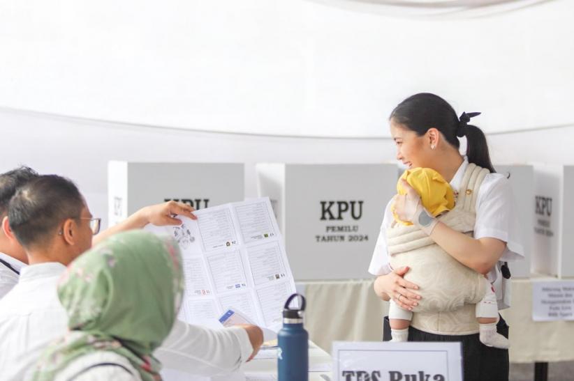 Momen Jessica Tanoesoedibjo Gunakan Hak Pilih di TPS 13 Menteng - Bagian 4