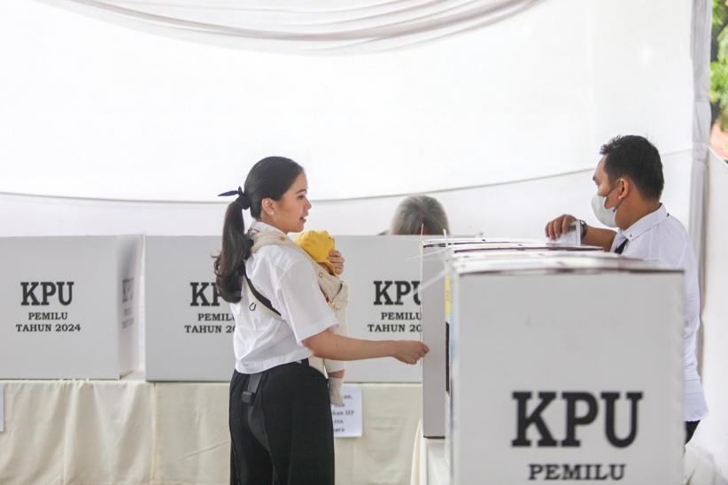 Momen Jessica Tanoesoedibjo Gunakan Hak Pilih di TPS 13 Menteng - Bagian 5