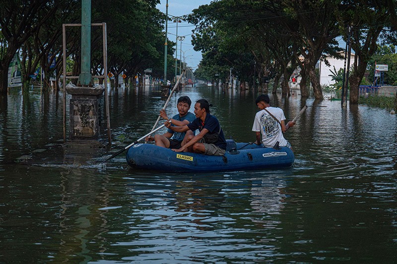 Banjir Jalur Pantura Demak-Kudus Berangsur Surut - Bagian 2
