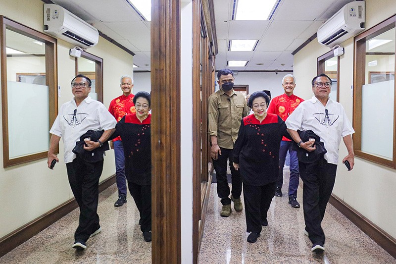 Ganjar-Mahfud Bertemu Petinggi TPN dan Ketum Parpol Pendukung - Bagian 4